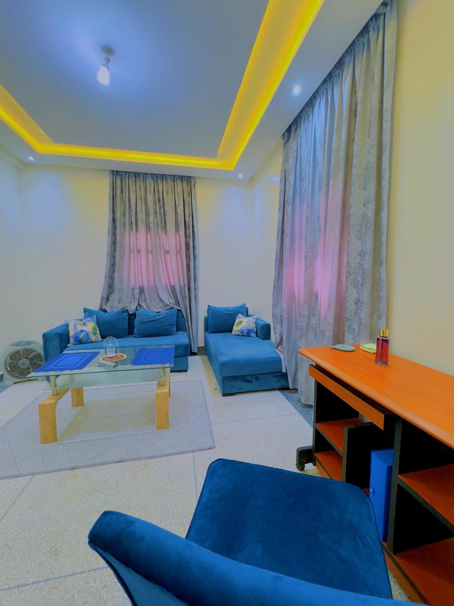 Quiet Near - High Speed Wifi, Free Parking & Private Entry شقة *